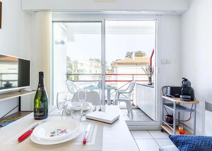 Les Sternes By Interhome * רויאן